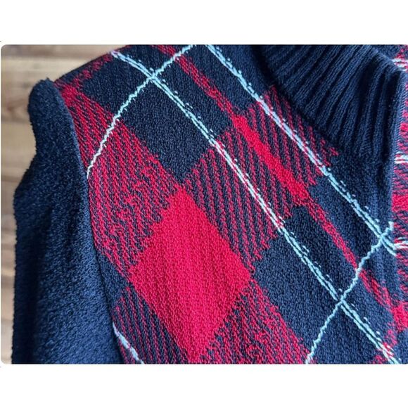 St. John Collection Tartan Jacket and Sleeveless Shirt Set - Picture 8 of 12